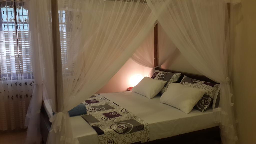 Golden Beach Rest Hotel Tangalle Exterior foto