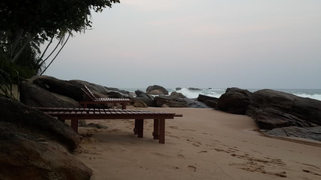Golden Beach Rest Hotel Tangalle Exterior foto