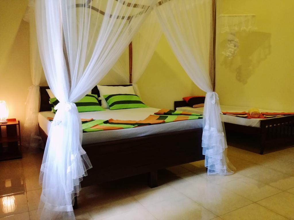 Golden Beach Rest Hotel Tangalle Exterior foto