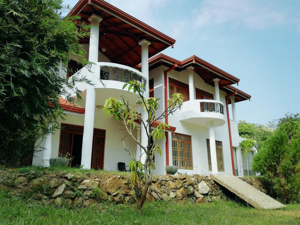 Golden Beach Rest Hotel Tangalle Exterior foto